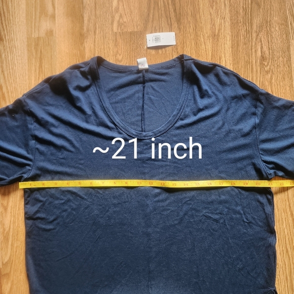NWT Old Navy Tee - Picture 6 of 8